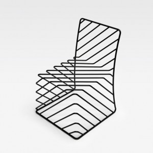 Chaise Thin Black Lines, 2010, par Nendo pour la galerie Philips de Pury. Crédit photo MASAYUKI HAYASHI